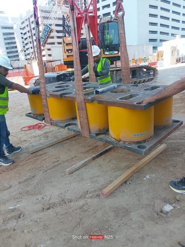 Setting hydraulic jacks for a static load test